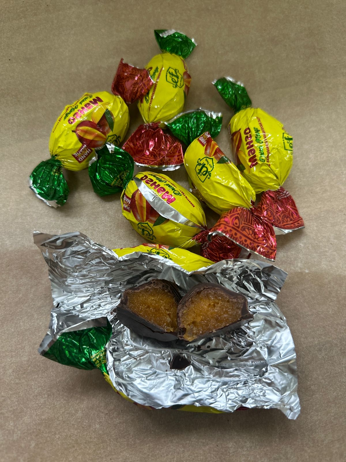 Шоколадные конфеты манго в шоколаде 1 уп